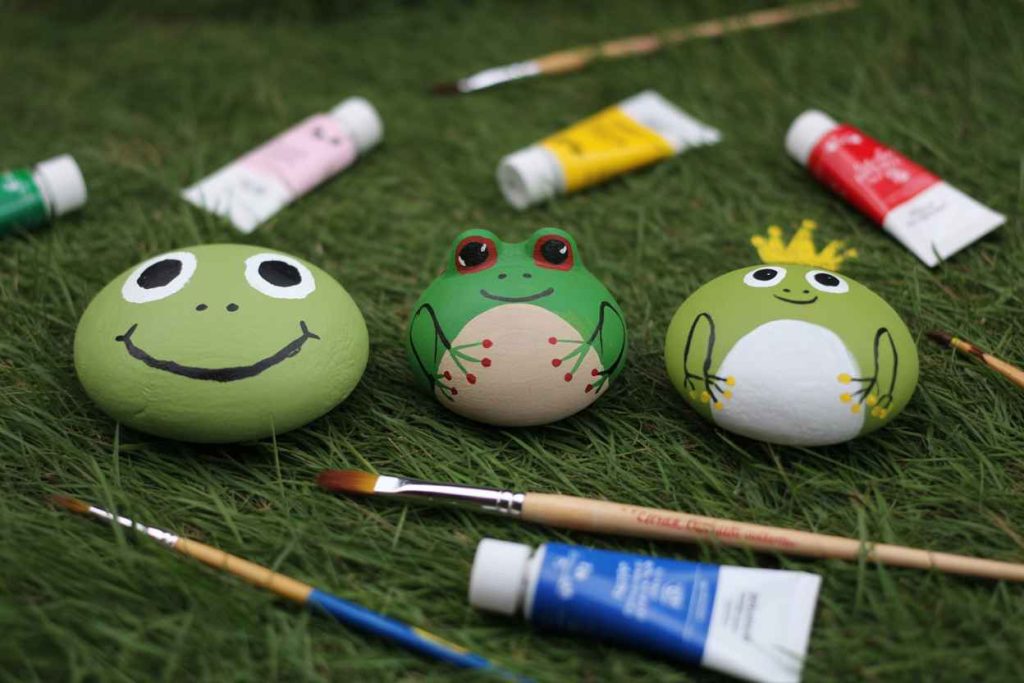 easy frog rock painting